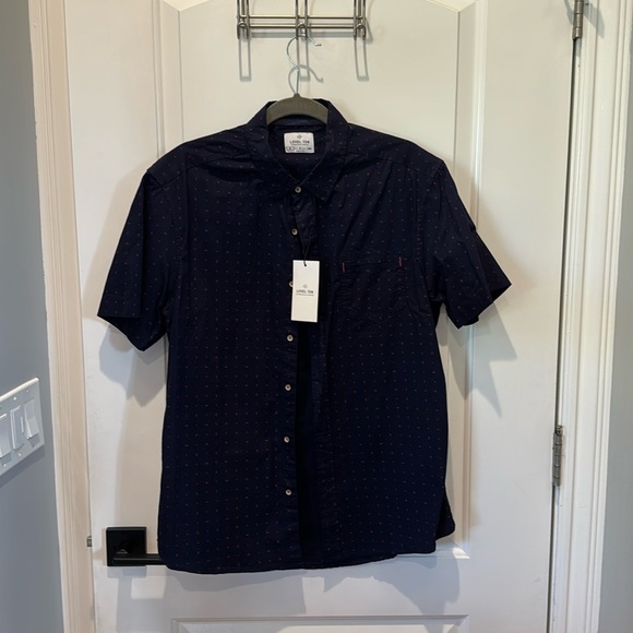 BNWT Men’s Button Up - Picture 1 of 3